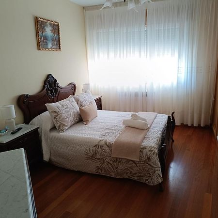 Baixo A Lua Rooming Sarria Extérieur photo