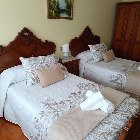 Baixo A Lua Rooming Sarria Extérieur photo