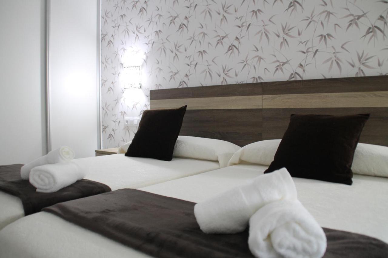 Baixo A Lua Rooming Sarria Extérieur photo