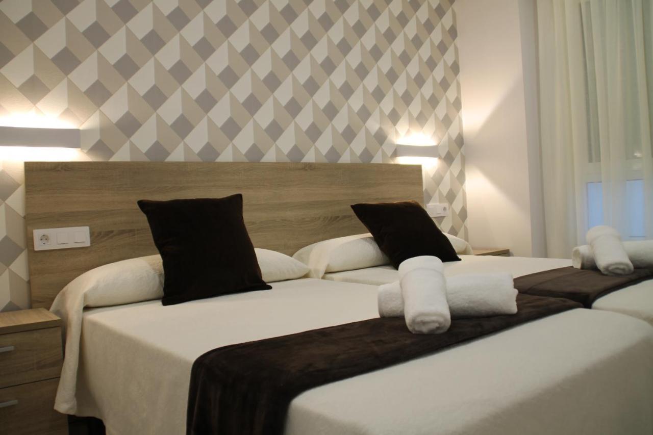 Baixo A Lua Rooming Sarria Extérieur photo