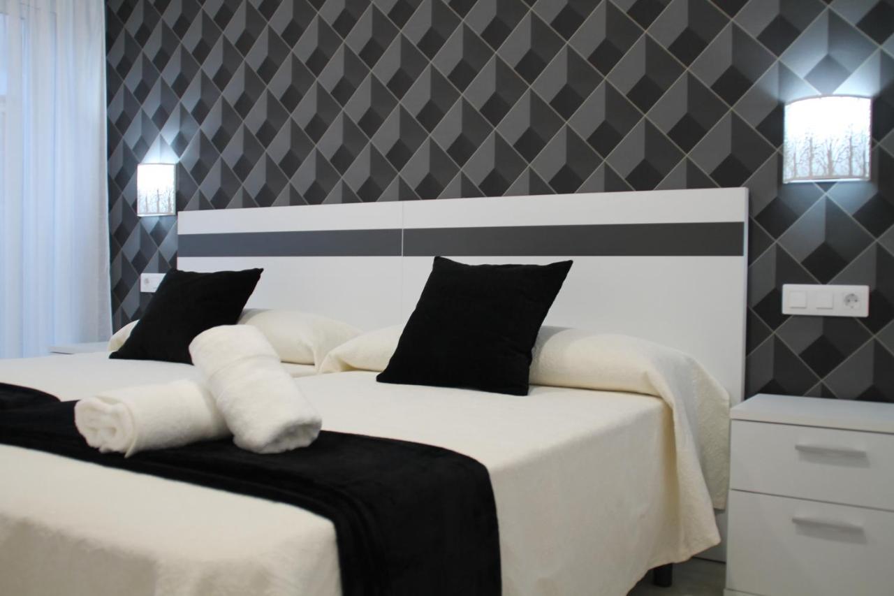 Baixo A Lua Rooming Sarria Extérieur photo