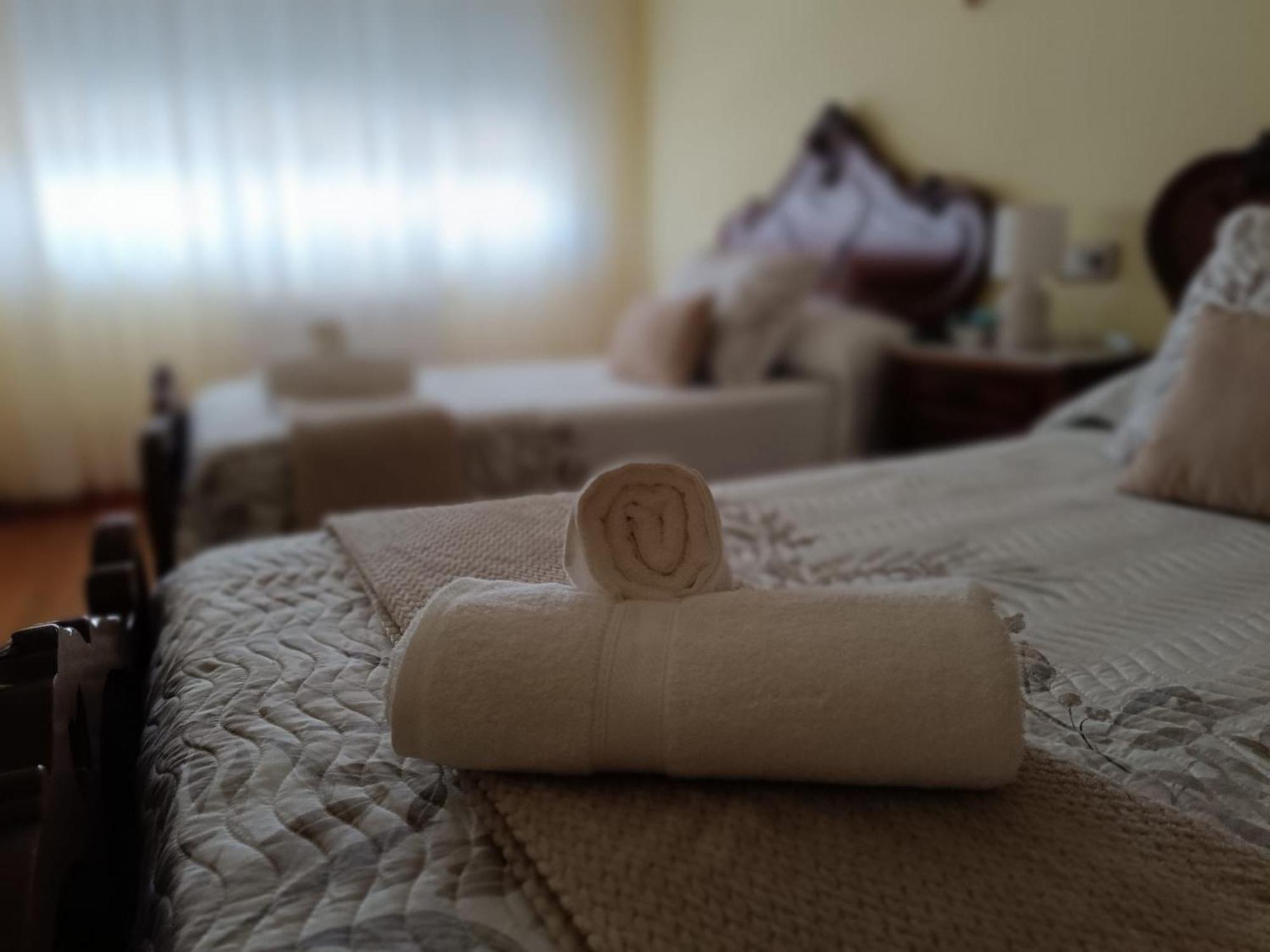 Baixo A Lua Rooming Sarria Extérieur photo